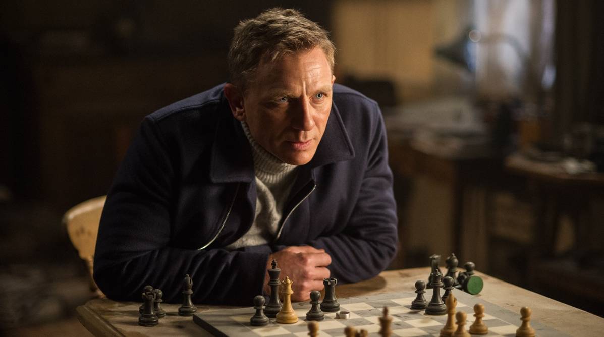Spectre [2015] Review: Neither Shaken, nor Stirred.