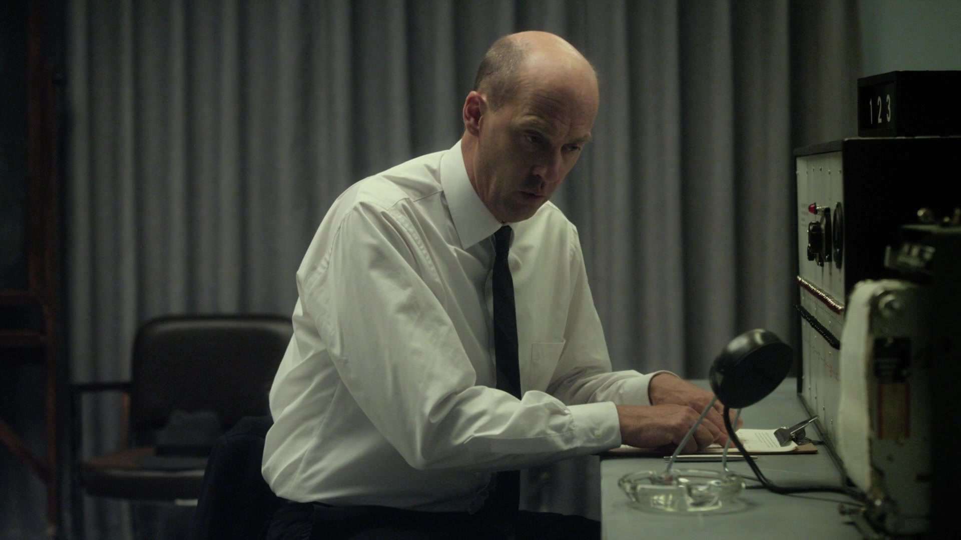 Experimenter [2015] Review : An Unconventional and Refreshing Biopic