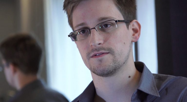 Citizenfour [2014] Review: Paranoia-Inducing Edward Snowden Revelations