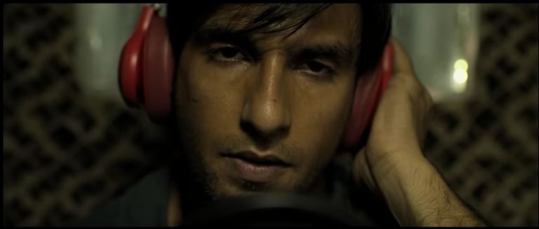Gully Boy [2019] Review: A coming-of-age tale that just skims the surface