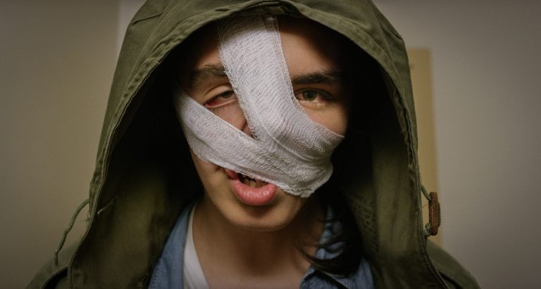 Happy Face [2019]: ‘BUFF’ Review – A Part-Autobiographical Coming-of-Age Odyssey
