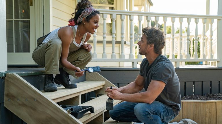 Falling Inn Love Netflix (2019) Review: A Bland Romance on a Good Adventure