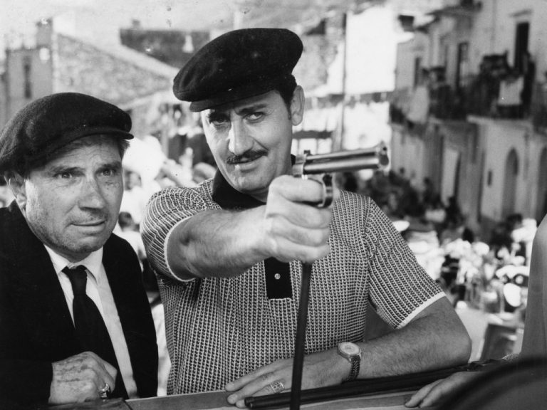 Mafioso [1962] Review – A Mesmerizing Cultural Comedy with a Bitter Edge