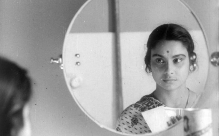 Mahanagar (1963) Movie Review: Uncertainties Meet Expectations