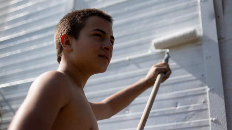 Summer White (Blanco de Verano) [2020]: ‘Sundance’ Review – A Powerful Coming of Age Tale about Transitioning through Adolescences