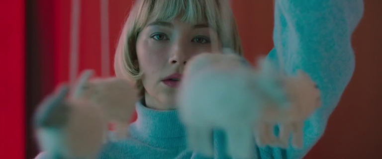 Swallow [2020] Review – A complex body-horror about a woman trying to regain control