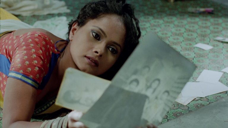 Kali Salwar [2002] MUBI Review – A paragon of Redemption