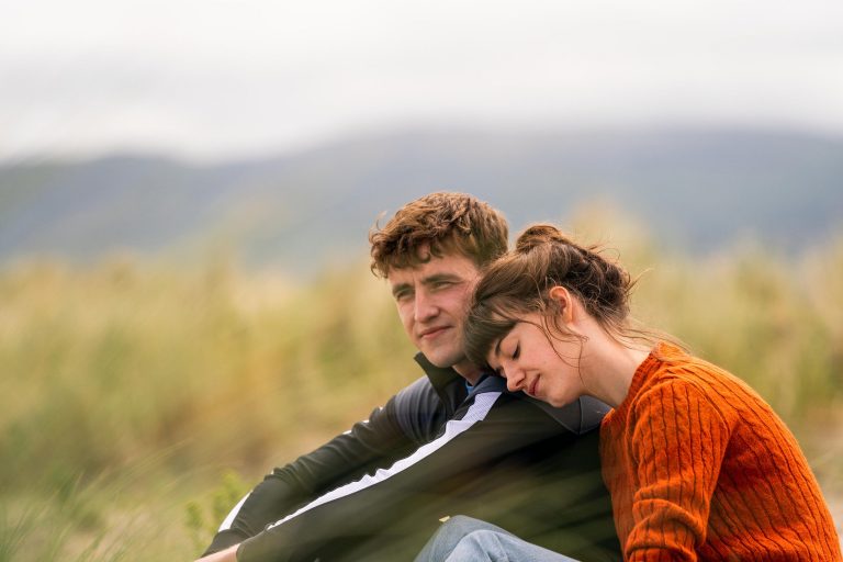 Normal People (2020) HULU Review: A hyper-sexualized take on modern relationships