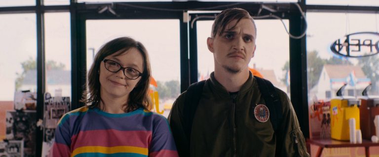 Dinner in America [2020]: ‘Fantasia’ Review – An anarchic and unusual rom-com with a ‘Napoleon Dynamite’ hangover