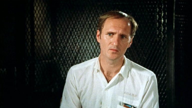 The Thin Blue Line [1988] Review – A Thought-Provoking and Formally Innovative Documentary