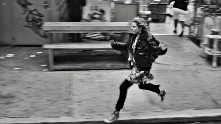 Frances Ha [2012] Review: Revisiting an Old School Tale of ‘Modern Love’