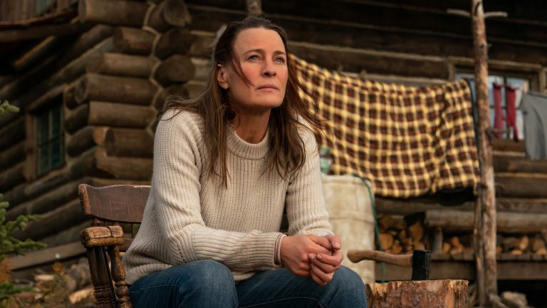 Land [2021]: ‘Sundance’ Review – Robin Wright helms a moving tale about resilience