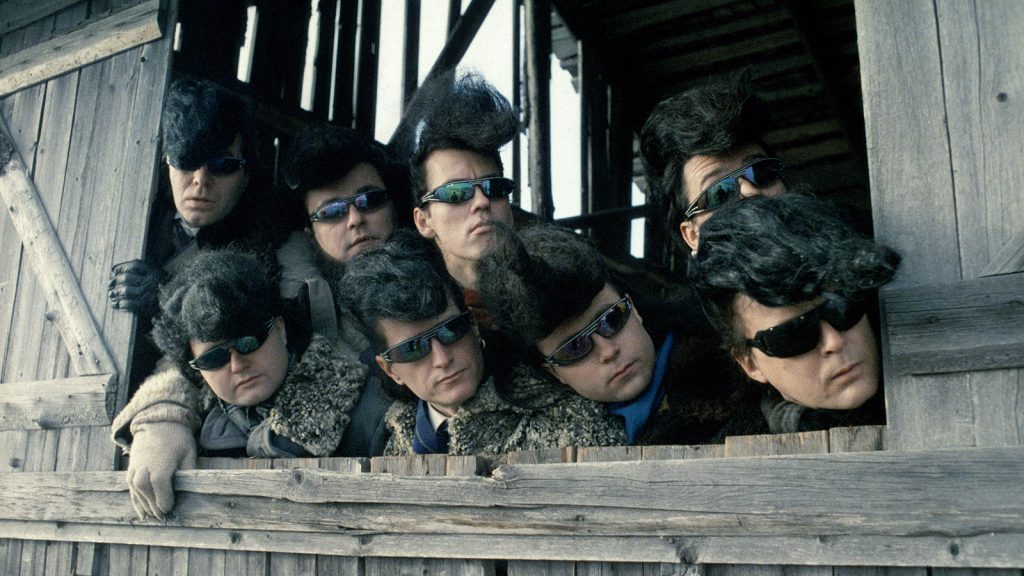Leningrad Cowboys Go America (1989)