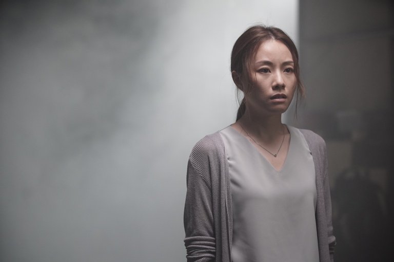 Shadows [2021]: ‘NYAFF’ Review – An Uninventive Thriller that barely flares