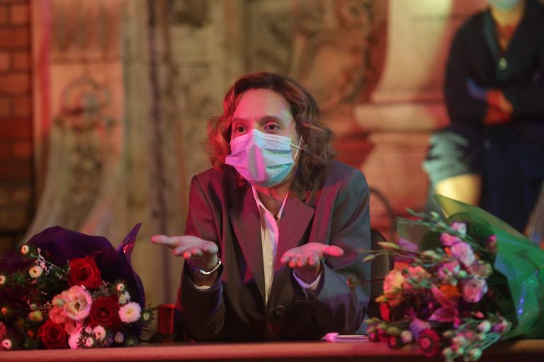 Bad Luck Banging Or Loony Porn [2021]: ‘HIFF’ Review – A Romanian Satire For The Ages