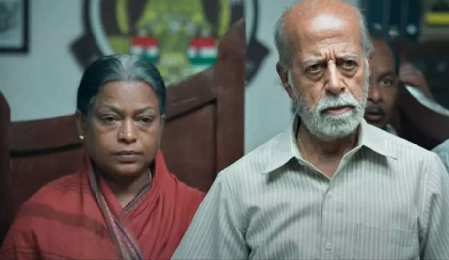 Appathava Aattaya Pottutanga Movie Review (2)