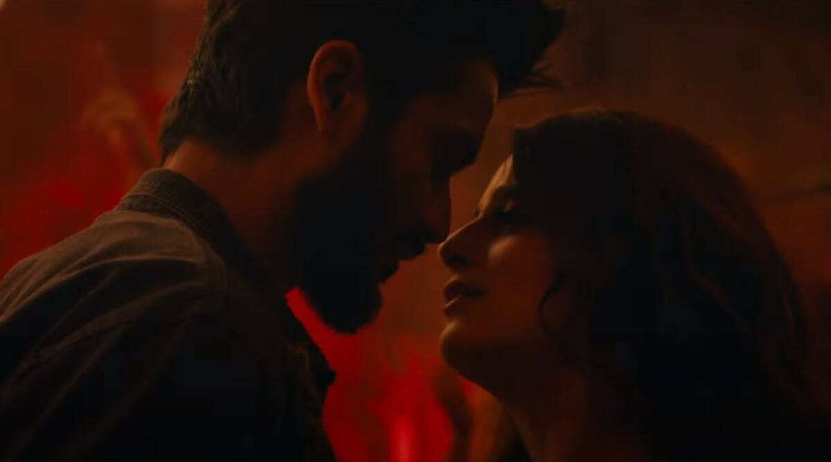 Shiddat Movie (2)