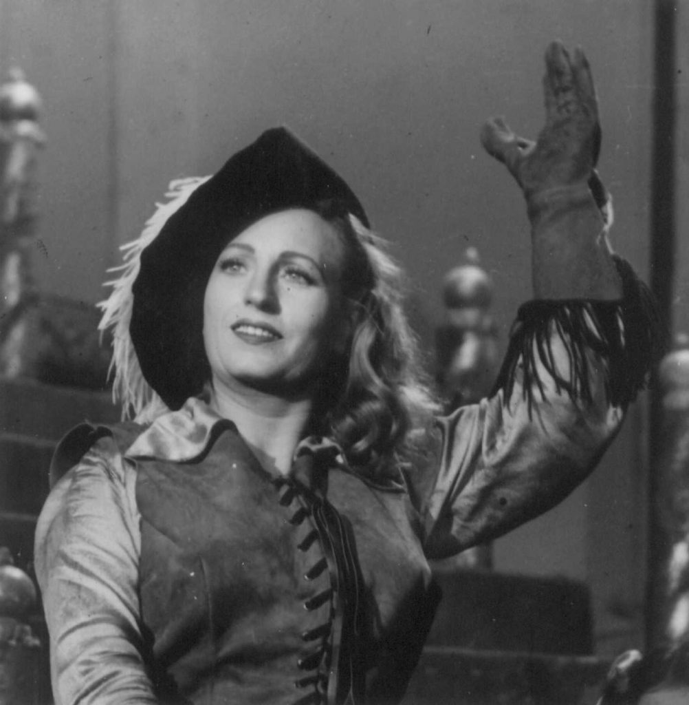 Fearless Nadia 02
