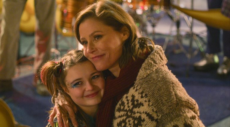 Mixtape [2021] Netflix Review: An Endearing Family Drama Despite Its Familiar Beats