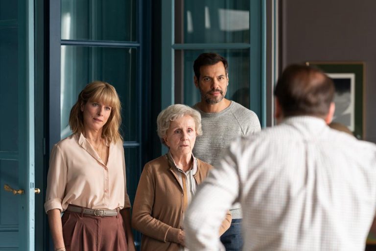 Dear Mother [2022] Netflix Review: A middling comedy based on the oedipal issues