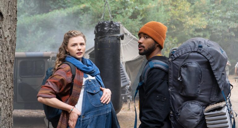 Mother/Android [2022] Review: An emotionally hallow genre fare