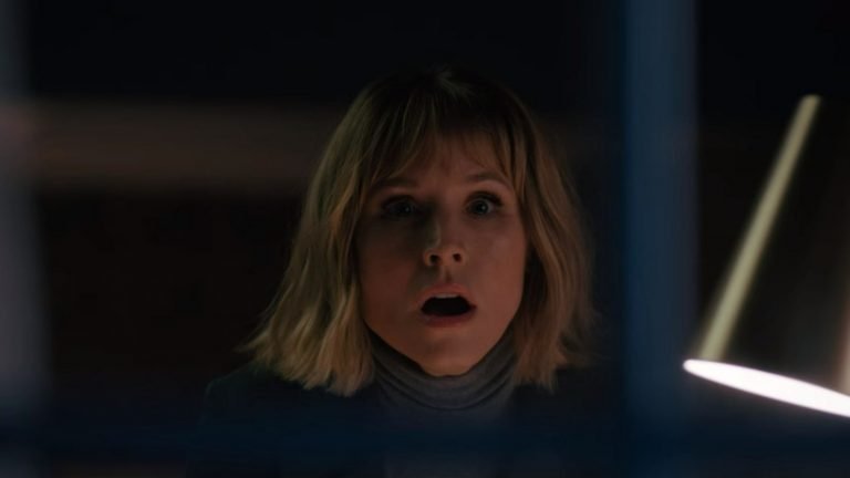 The Woman in the House Across the Street from the Girl in the Window [2022] ‘Netflix’ Review: It Goes Downhill Rapidly