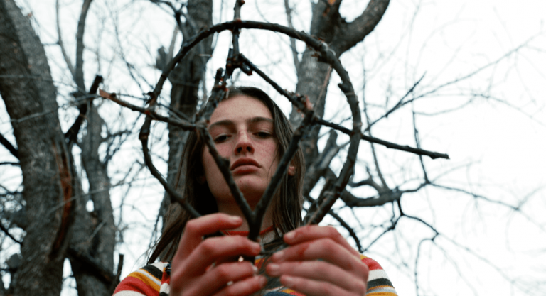 Hellbender [2022] Review: A Mother-Daughter Family Drama Masquerading As A Folk Horror About Vampiric Witches