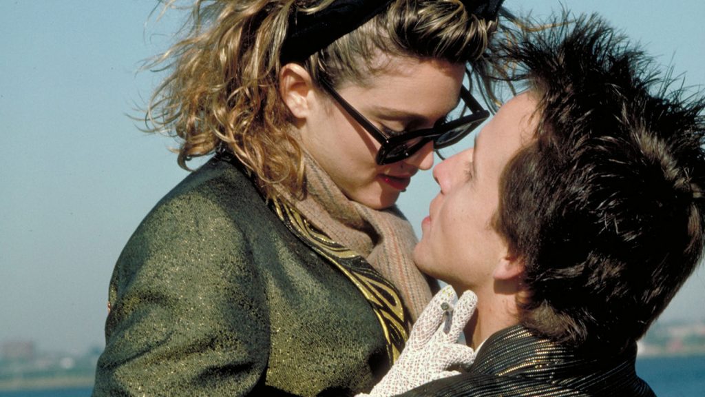 Movies Like Confessions of a Shopaholic - Desperately Seeking Susan (1985)