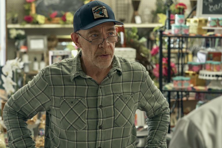 Night Sky (Season 1) ‘Prime Video’ Review: J.K Simmons & Sissy Spacek Target The Tear Ducts In This Sci-Fi Drama