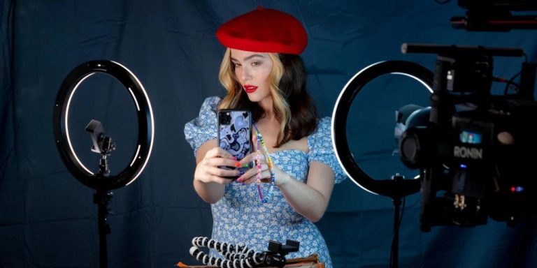 Not Okay (2022) Review – A Dark Comedy on the Social Media Fame Trap