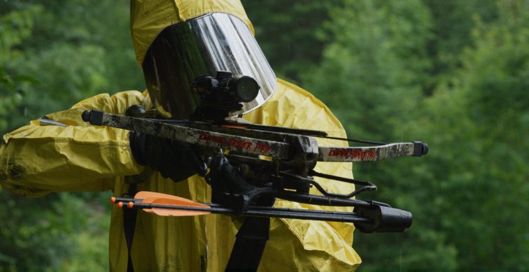Eradication [2022] Review – An implausible but lean pandemic-set thriller