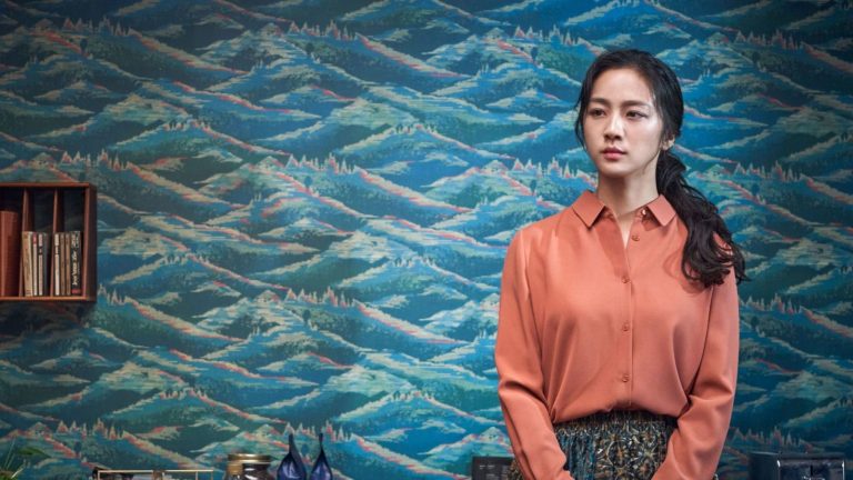 Decision to Leave (2022) Movie Ending, Explained – What happens at the seashore?