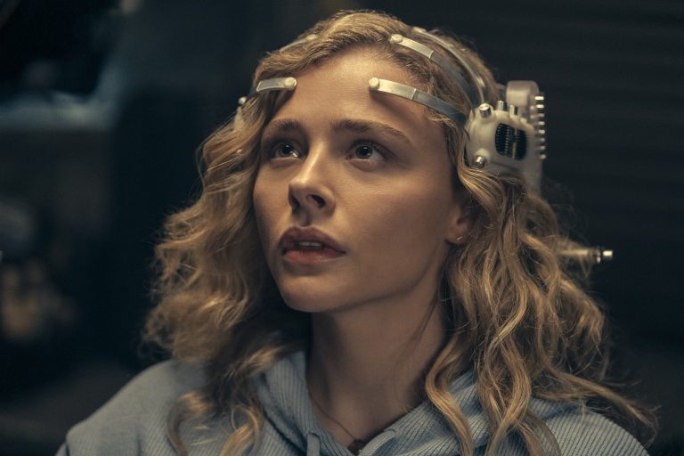 The Peripheral (Season 1), Episodes 1 & 2: Review, Recap, and Ending, Explained – Who Is Daniel? What Has Happened in the Future?