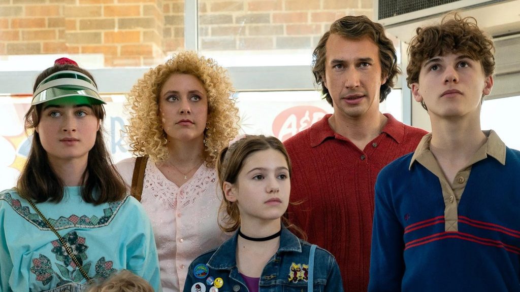 White Noise (2022) Netflix Review
