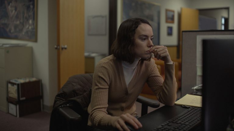 Sometimes I Think About Dying (2023): ‘Sundance’ Review – An ode to ‘living’ through a gentle, restrained, yet poetic exploration of isolation
