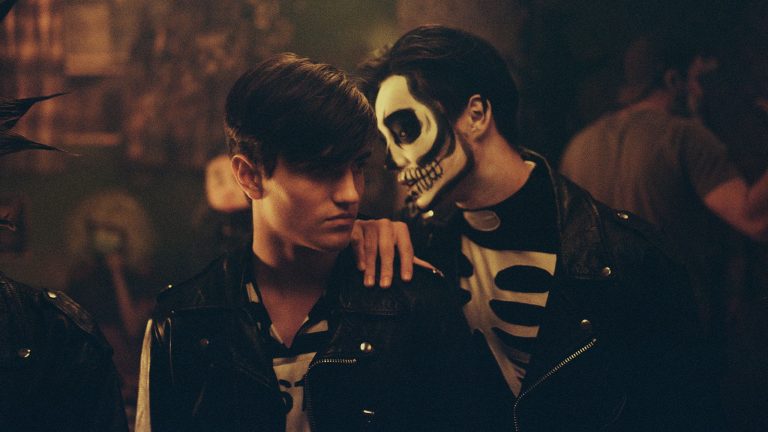 The Night Logan Woke Up (2023): ‘Sundance’ Review – Xavier Dolan revisits familiar themes in his debut psychological thriller series about a fractured family