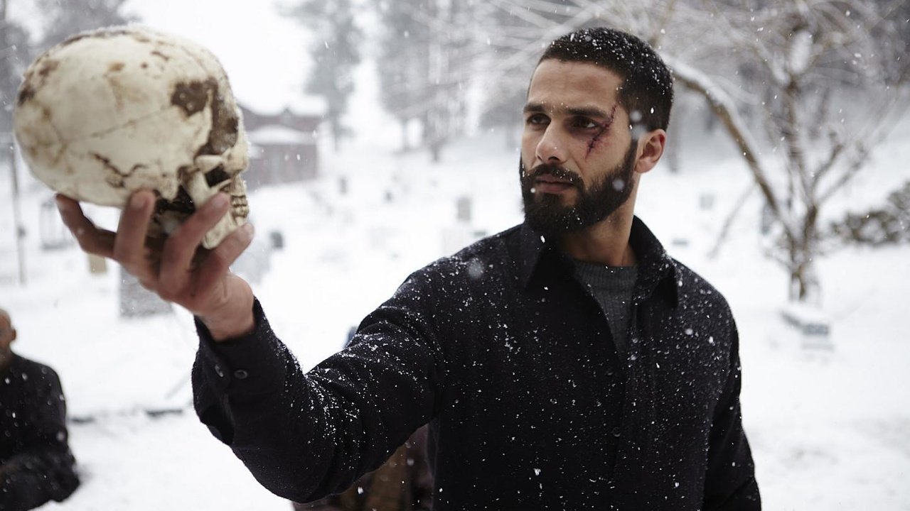 Revenge Movies List: Shahid Kapoor in Haider (2014) holding skull