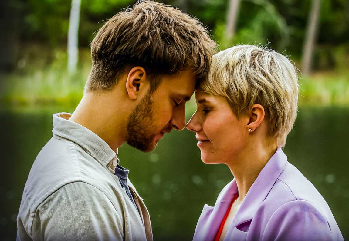 Tonight You Are Sleeping With Me (2023)