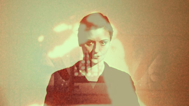 Red Earth (2023) Movie Review: An indie Science-Fiction Marvel that is Beautiful albeit Distant