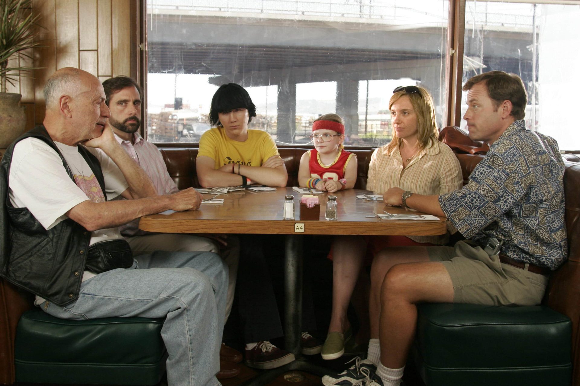 10 Best Inspirational Movies That You Need To Watch - Little Miss Sunshine (2006)