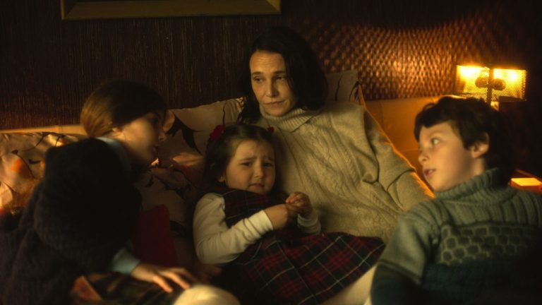 Chile’76 (2022) Movie Review: Captivating Politics and Thrilling Execution