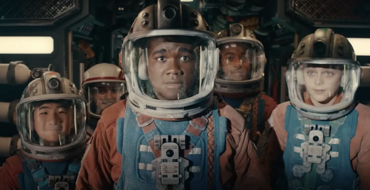 Crater (2023): Movie Ending, Explained - Does Caleb ever reunite with his friends?
