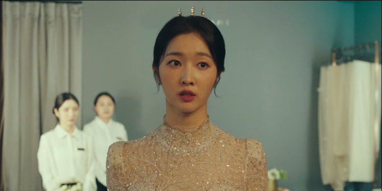The Good Bad Mother (Season 1), Episodes 7 & 8: Recap & Ending, Explained – What does Young-soon find in the family portrait?