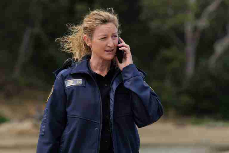 Deadloch (Season 1), Episodes 1, 2 & 3: Recap & Ending Explained – What crucial clue about the serial killer do the detectives discover? 