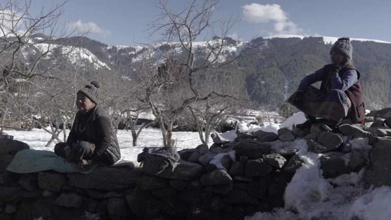 No Winter Holidays (2023) ‘Sheffield DocFest’ Review – Stunning But Tediously Staid