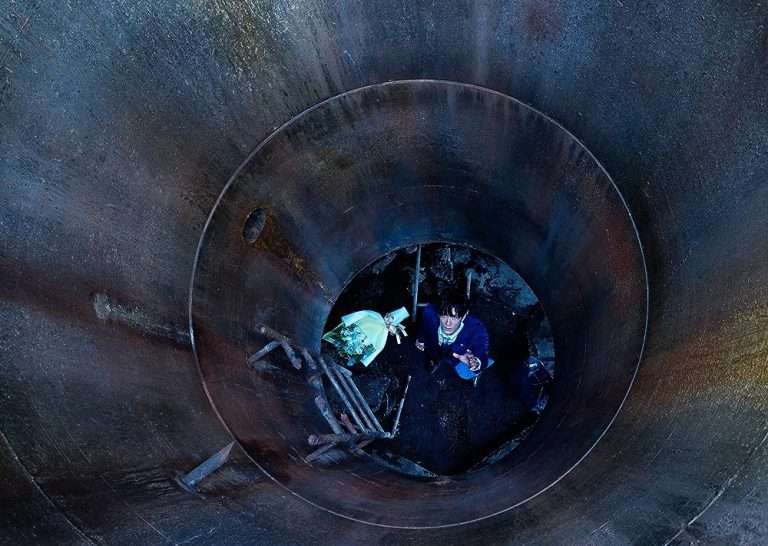 Manhole (2023) ‘Fantasia Fest’ Movie Review: Small but Sumptuously Immersive Survival Thriller