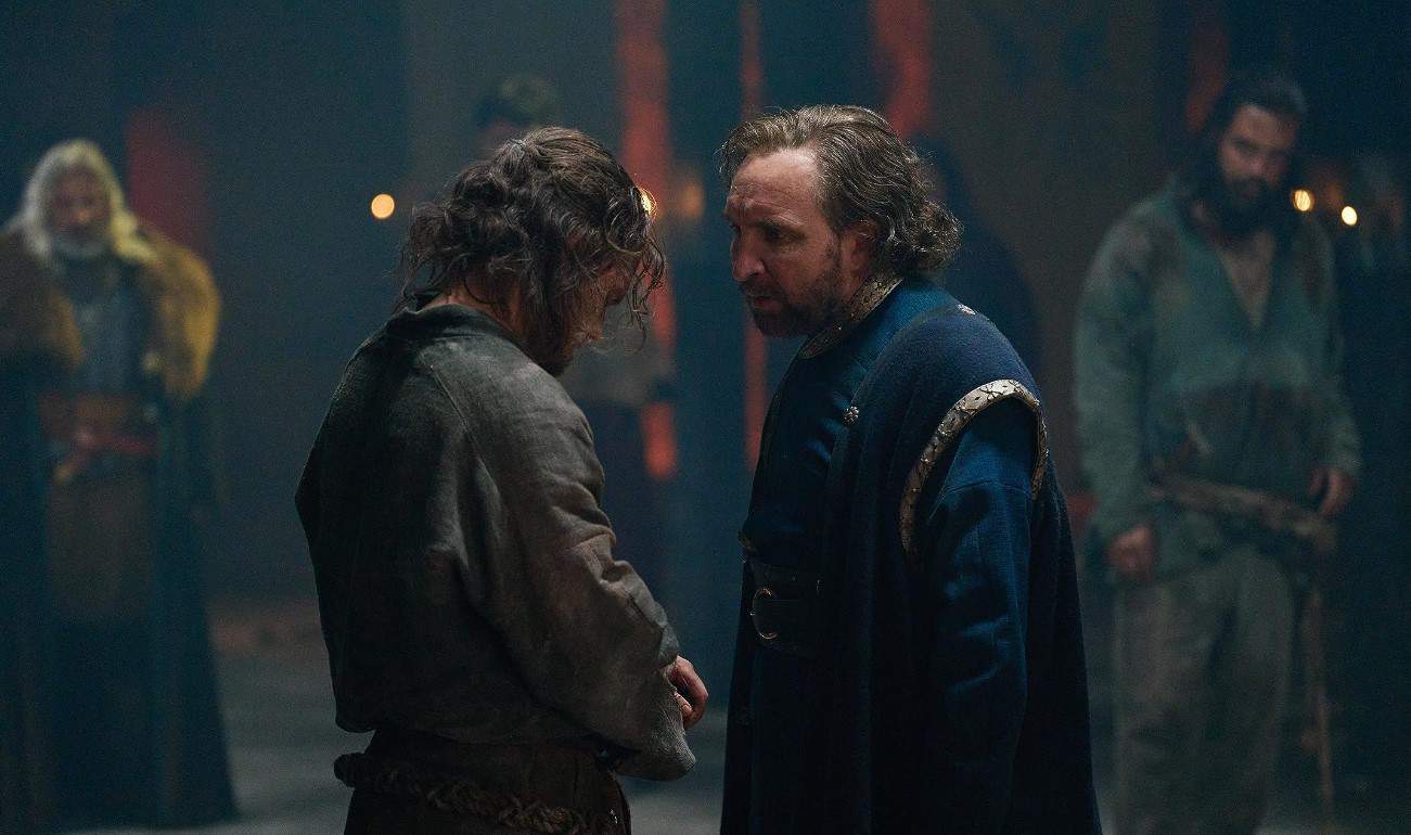 A still from The Winter King Season 1 Episode 4.