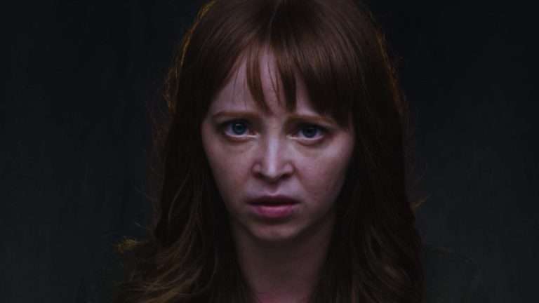 The Woman Under The Stage (2023) Movie Review: A Fitfully Scary Ode to the Traumatic Influence of Art