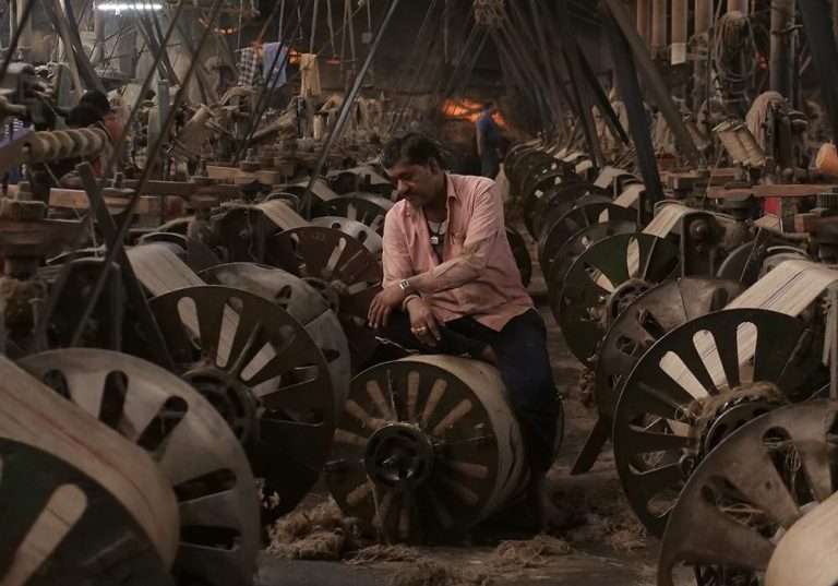 The Golden Thread (2023) “DIFF” Movie Review: Gossamer-like elegy to jute workers