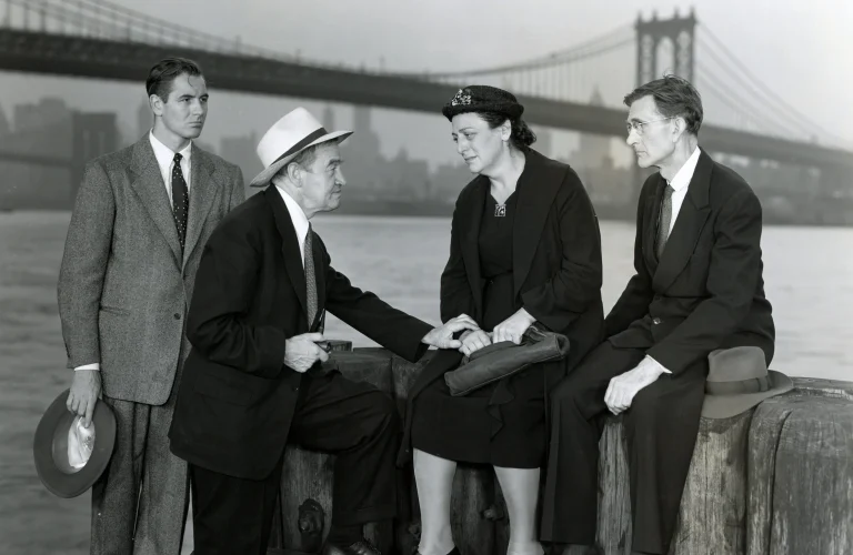 10 Great Film Noirs without Femme Fatales